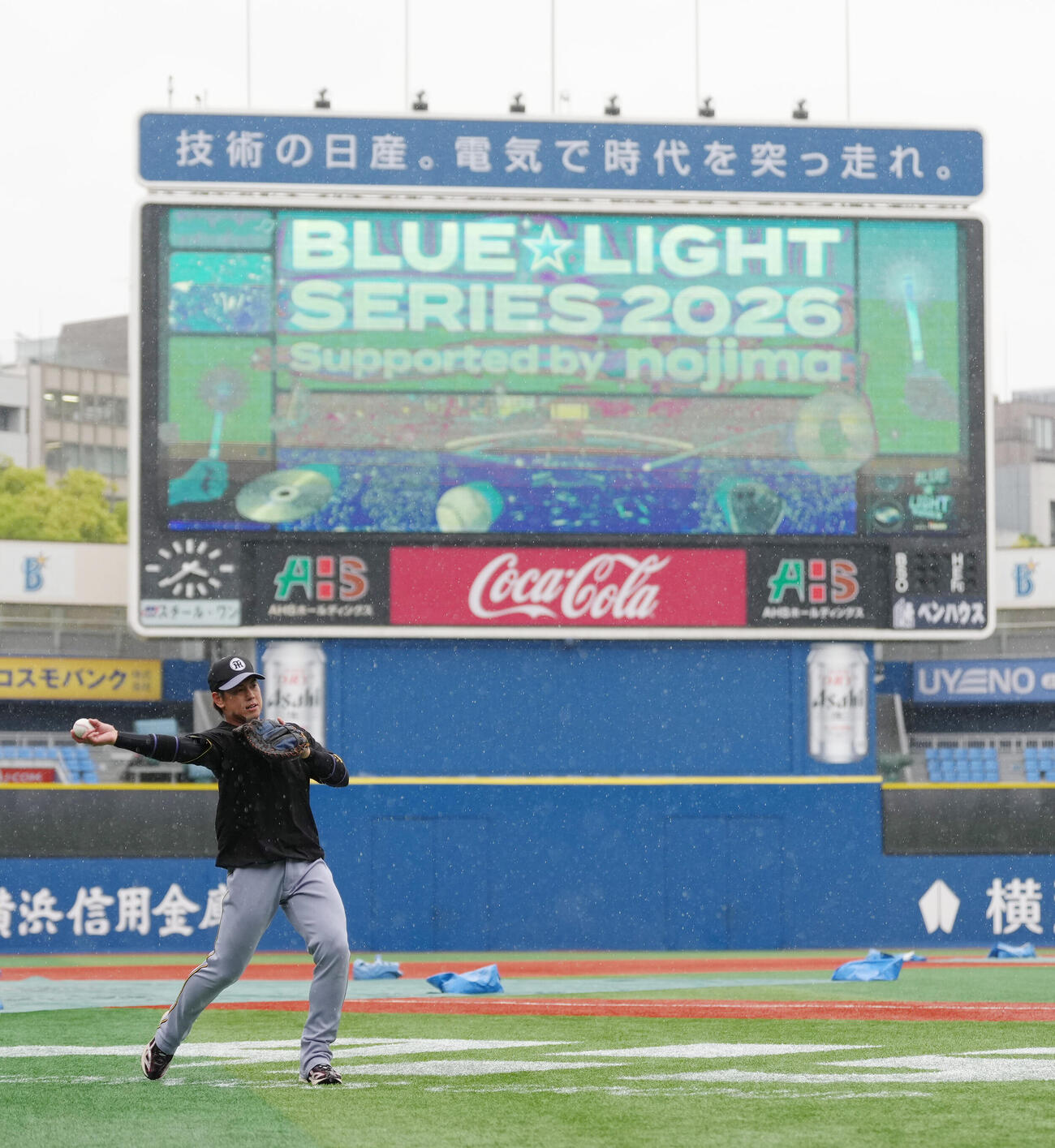 DeNA対阪神　試合が中止となった横浜スタジアムで調整する阪神梅野隆太郎（撮影・足立雅史）