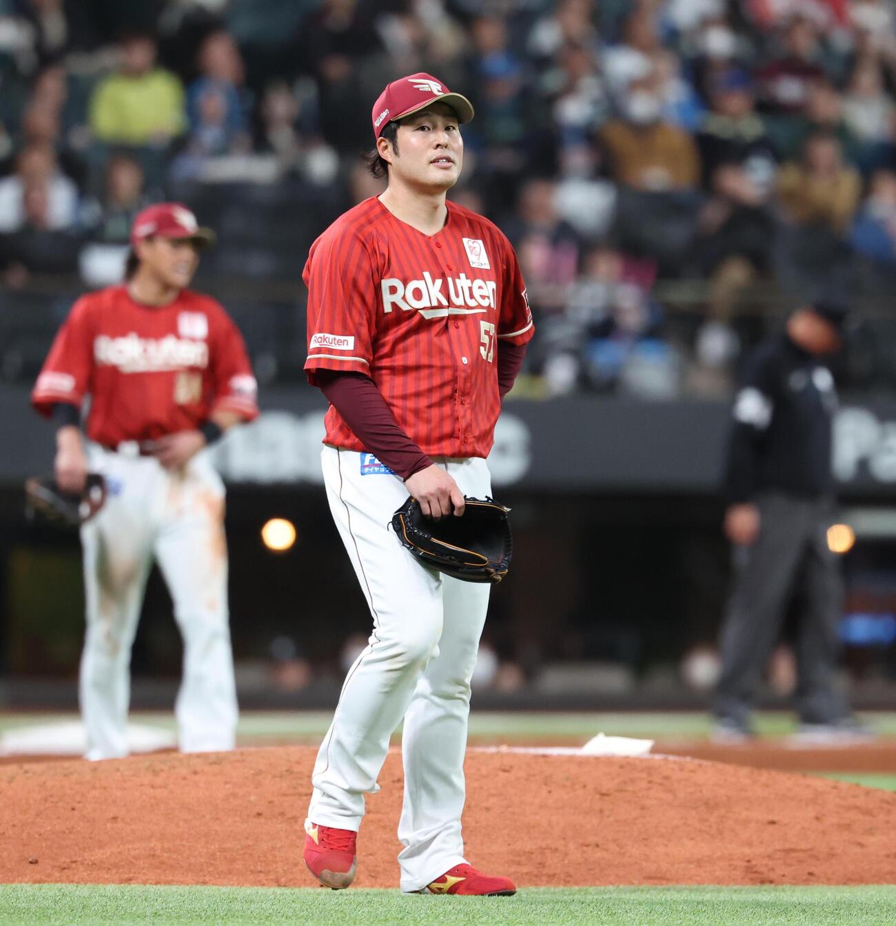 日本ハム対楽天　6回途中降板する滝中瞭太（撮影・黒川智章）