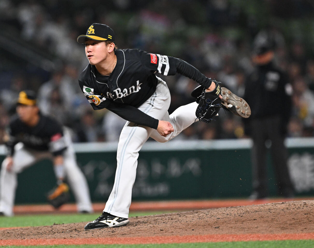 西武対ソフトバンク　ソフトバンク2番手で登板する木村光（撮影・滝沢徹郎）