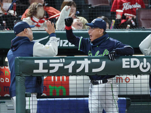 【ヤクルト】池山監督「もう代えようというところだった。いいところで…」サンタナ先制２ランに