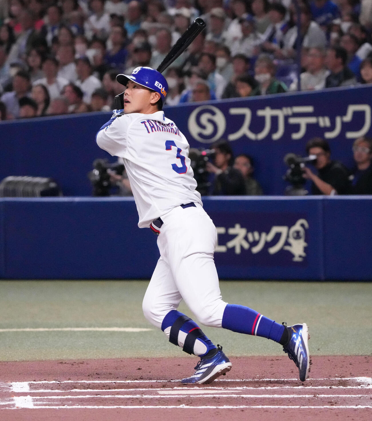 中日対ヤクルト　6回裏中日1死三塁、適時打を放つ高橋周平（撮影・森本幸一）