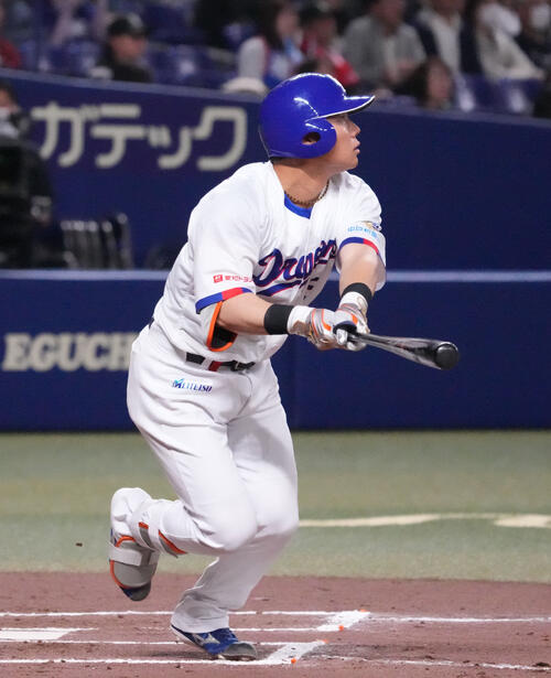 【動画】連敗止めた！中日村松開人が逆転サヨナラ３ラン！　歓喜のウォーターシャワー