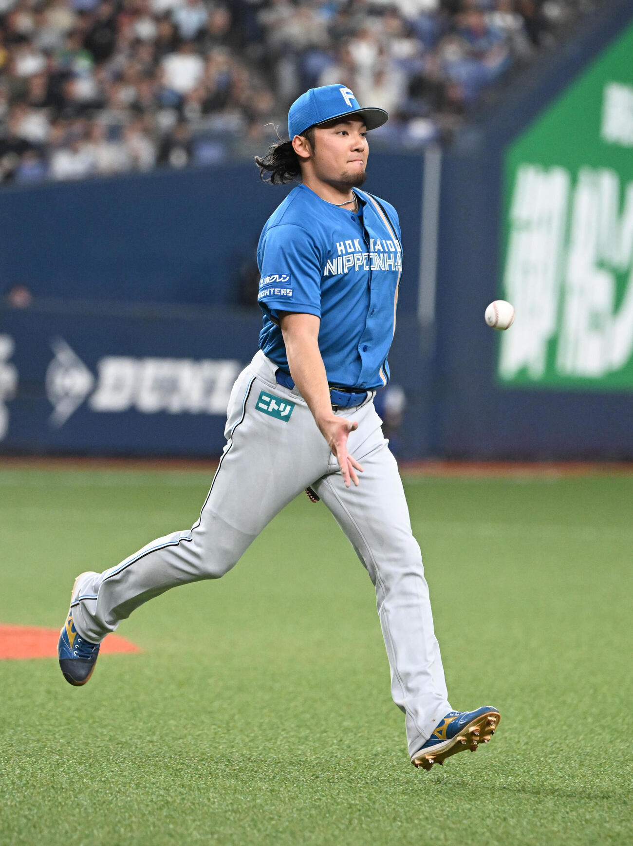 オリックス対日本ハム　6回裏オリックス無死、西野を投ゴロに打ち取った伊藤大海（撮影・和賀正仁）