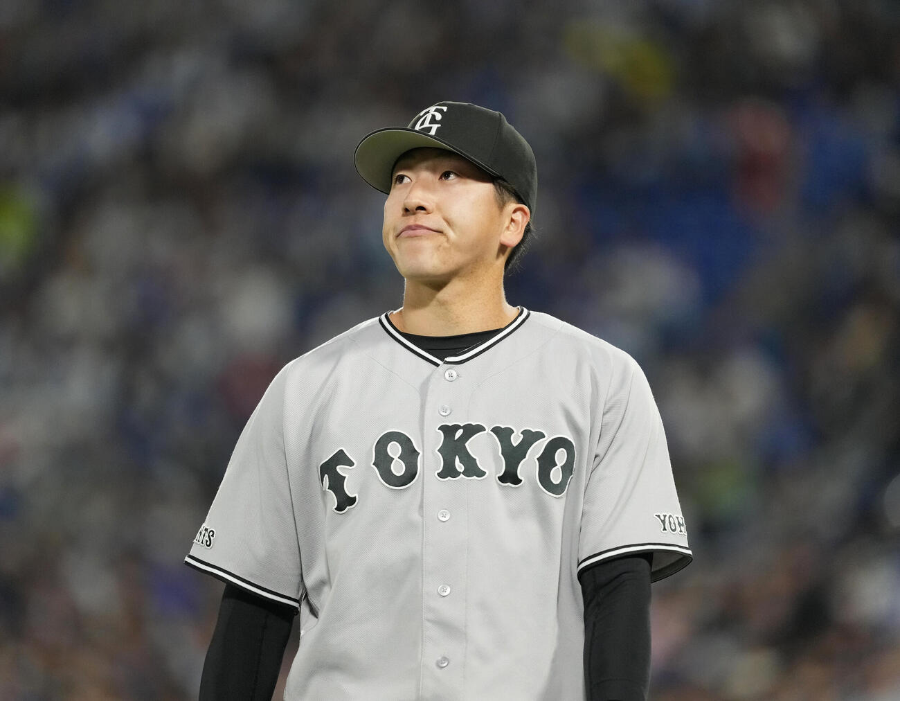 DeNA対巨人　8回裏、同点打を浴びがっくりとする大勢（撮影・増田悦実）