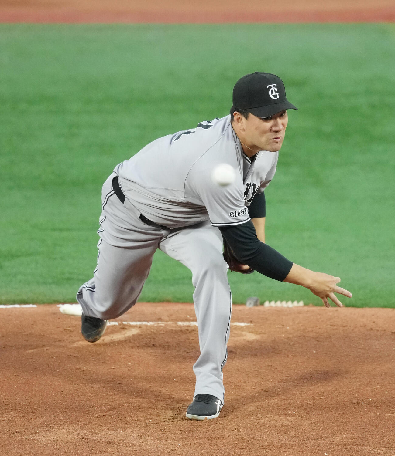 DeNA対巨人　先発し力投する巨人田中将大　（撮影・増田悦実）