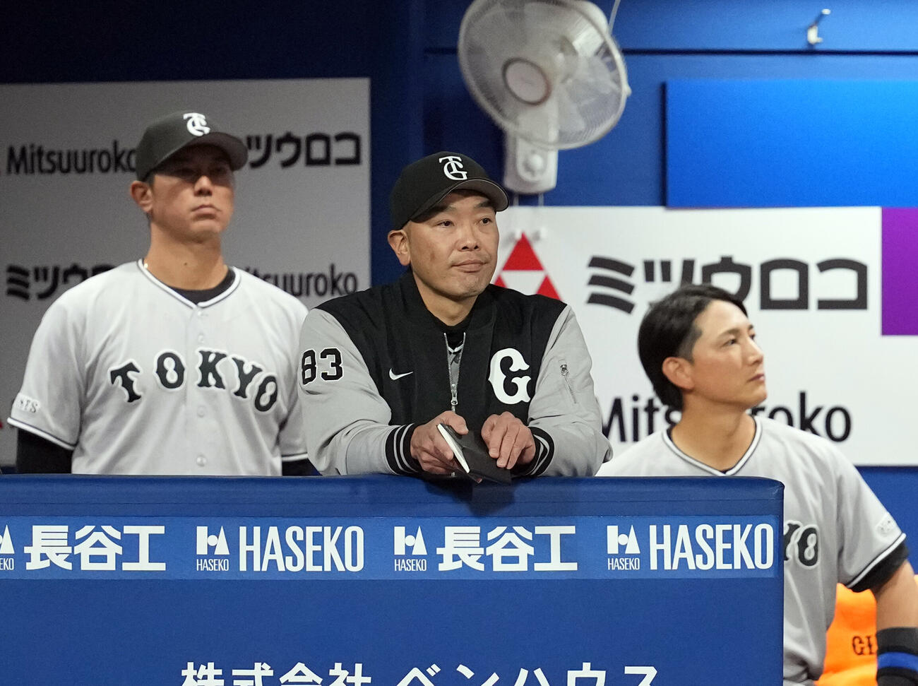 DeNA対巨人　9回裏、DeNAに同点とされた巨人阿部慎之助監督（撮影・たえ見朱実）