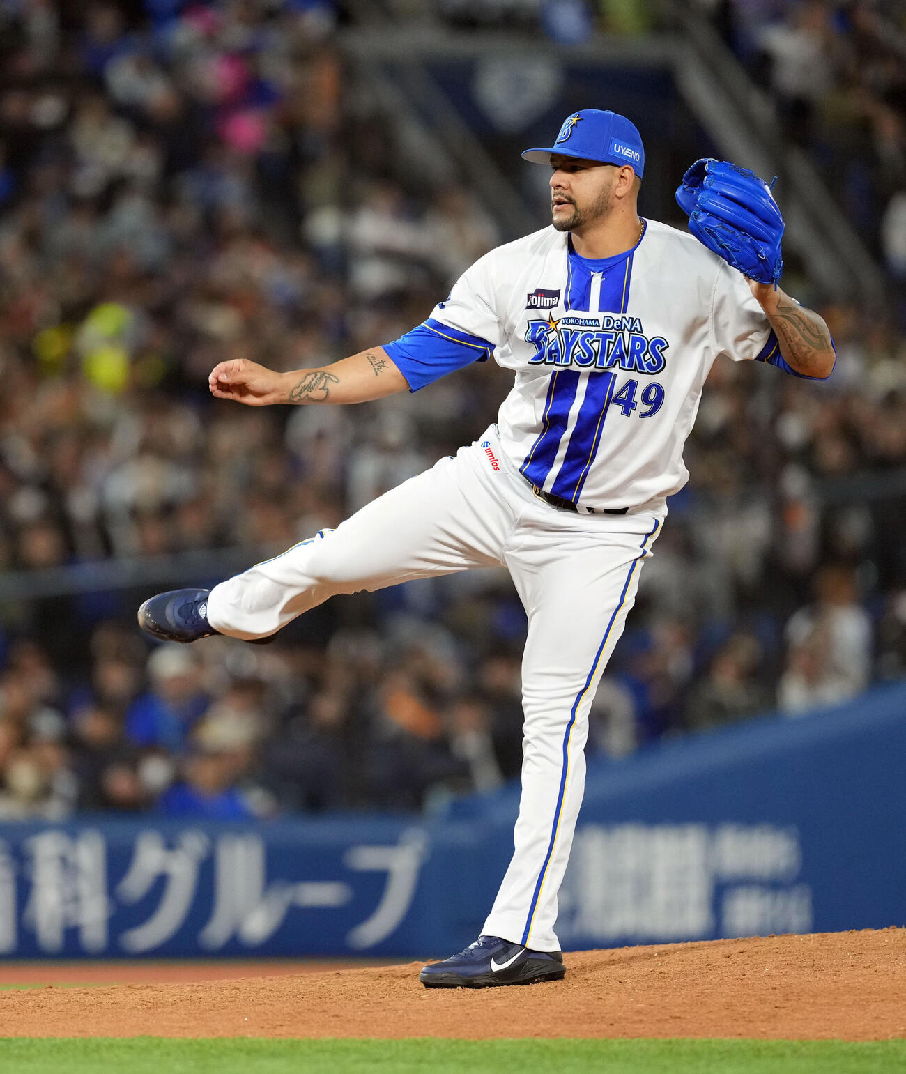 DeNA対巨人　8回からマウンドに上がったDeNAホセ・ルイーズ（撮影・たえ見朱実）