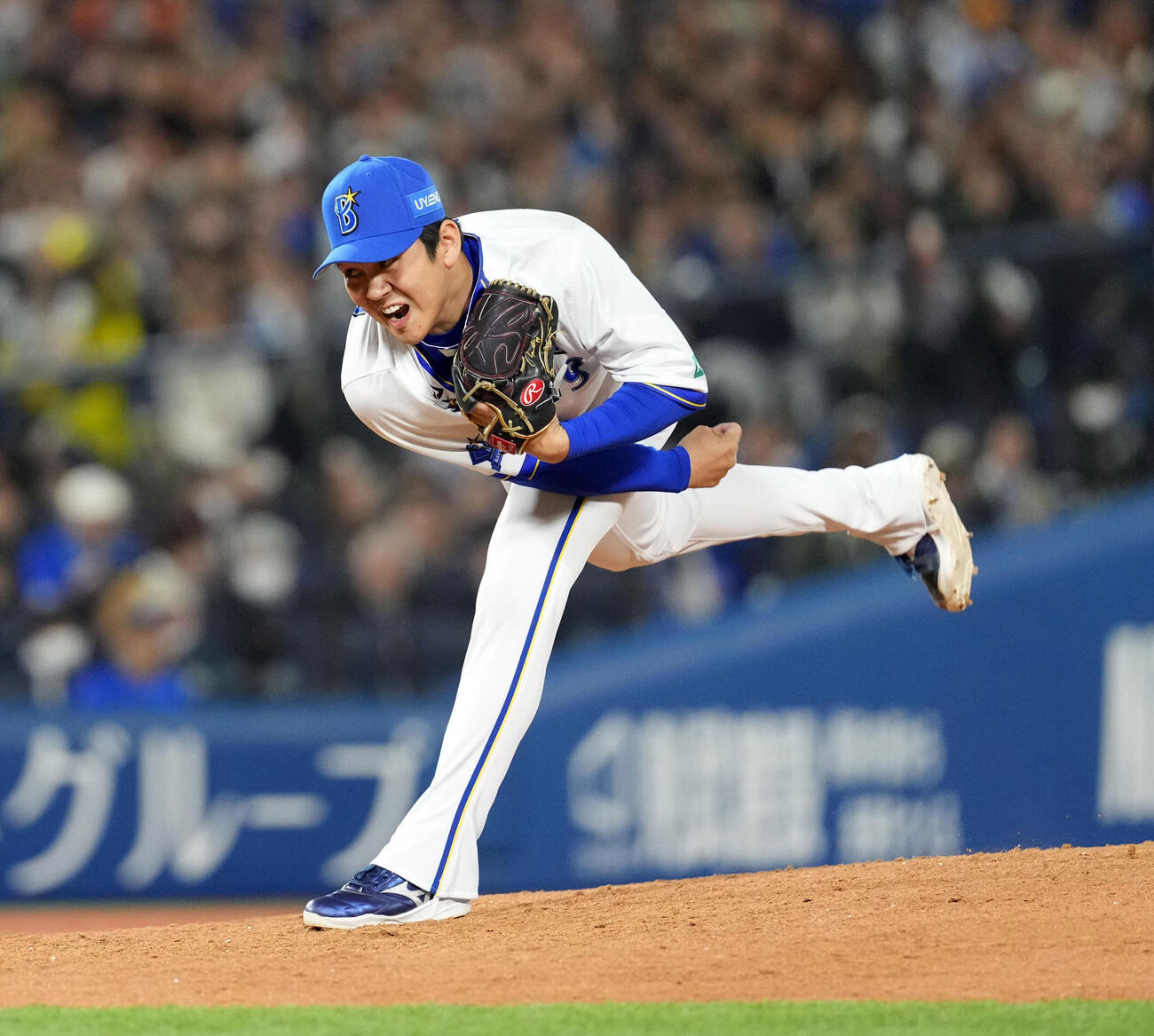 DeNA対巨人　9回からマウンドに上がったDeNA山埼康晃（撮影・たえ見朱実）