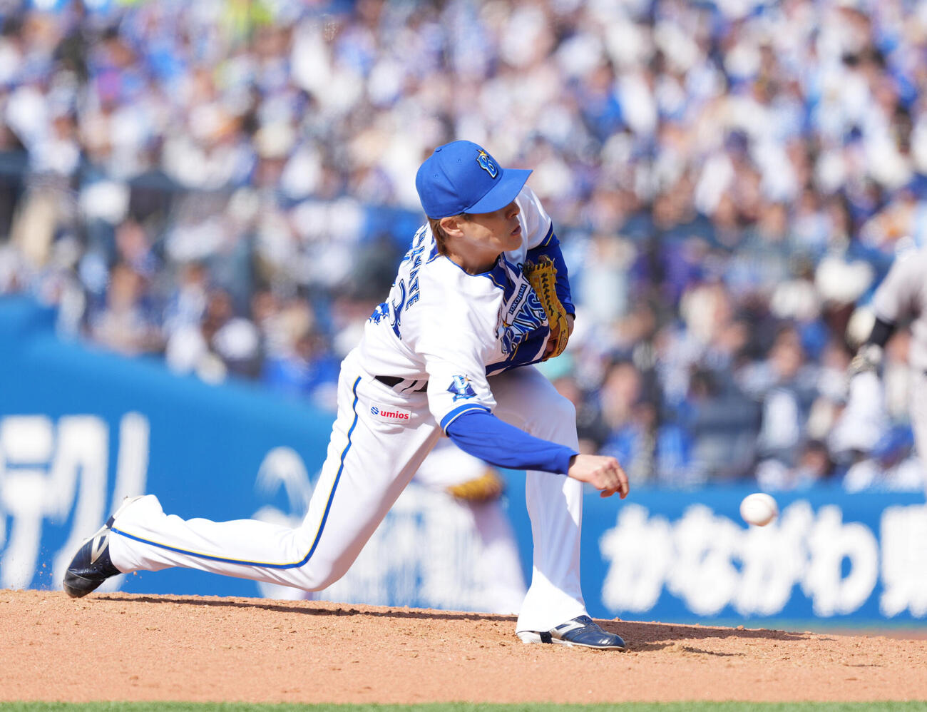 DeNA対巨人　DeNA2番手で登板し力投する中川颯（撮影・増田悦実）