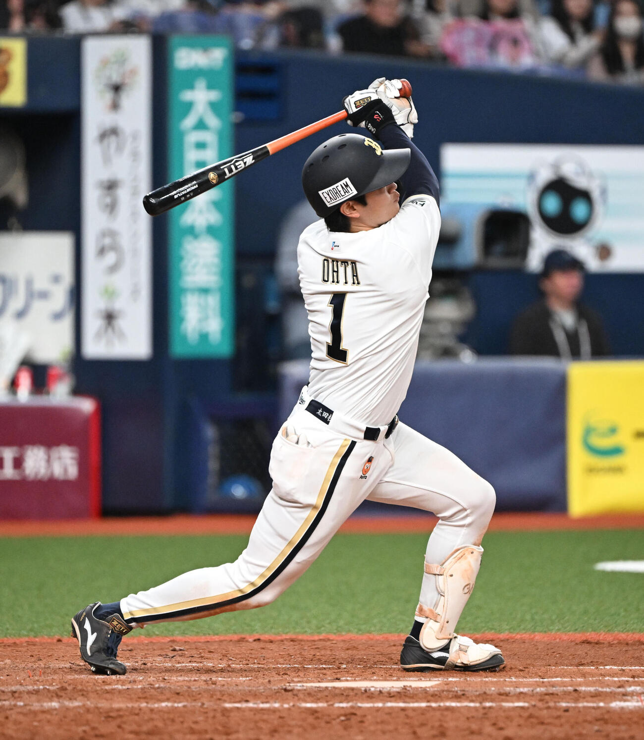 オリックス対日本ハム　5回裏オリックス2死一、二塁、中越え適時二塁打を放つ太田椋（撮影・和賀正仁）