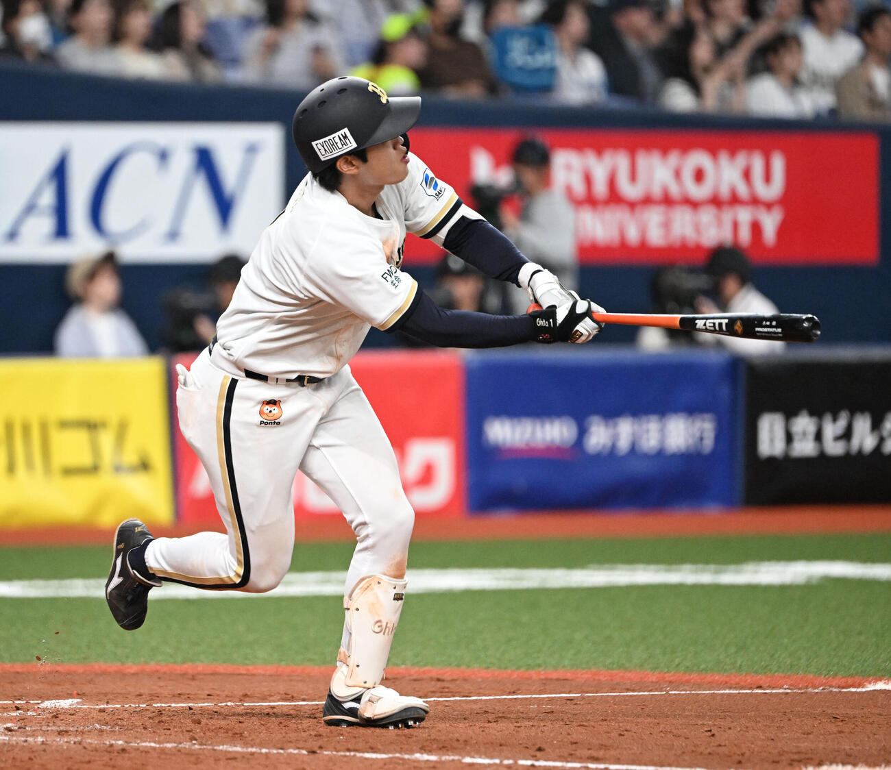 オリックス対日本ハム　5回裏オリックス2死一、二塁、中越え適時二塁打を放つ太田椋（撮影・和賀正仁）
