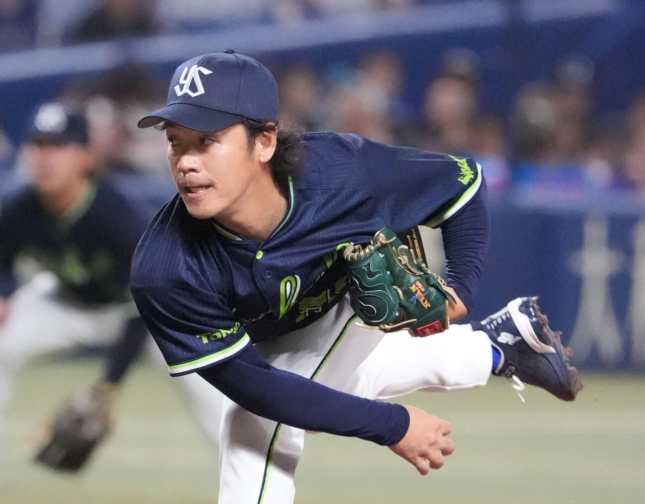 中日対ヤクルト　1回裏、登板するヤクルト先発の小川泰弘（撮影・森本幸一）