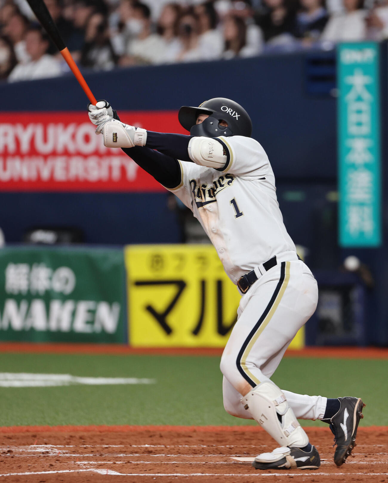 オリックス対日本ハム　5回裏オリックス2死一、二塁、太田椋は中越え適時二塁打を放つ（撮影・西尾就之）