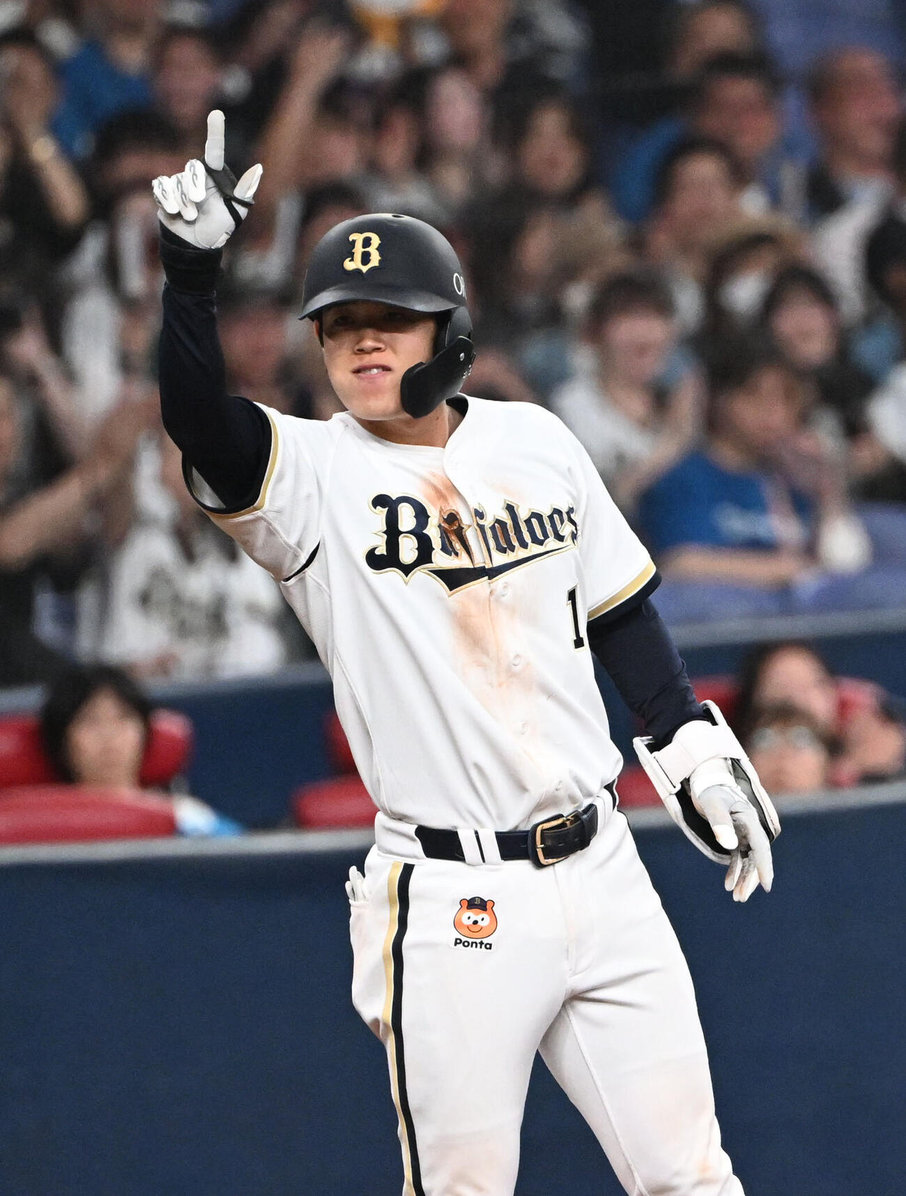 オリックス対日本ハム　5回裏オリックス2死一、二塁、中越え適時二塁打を放つ太田椋はポーズ（撮影・和賀正仁）