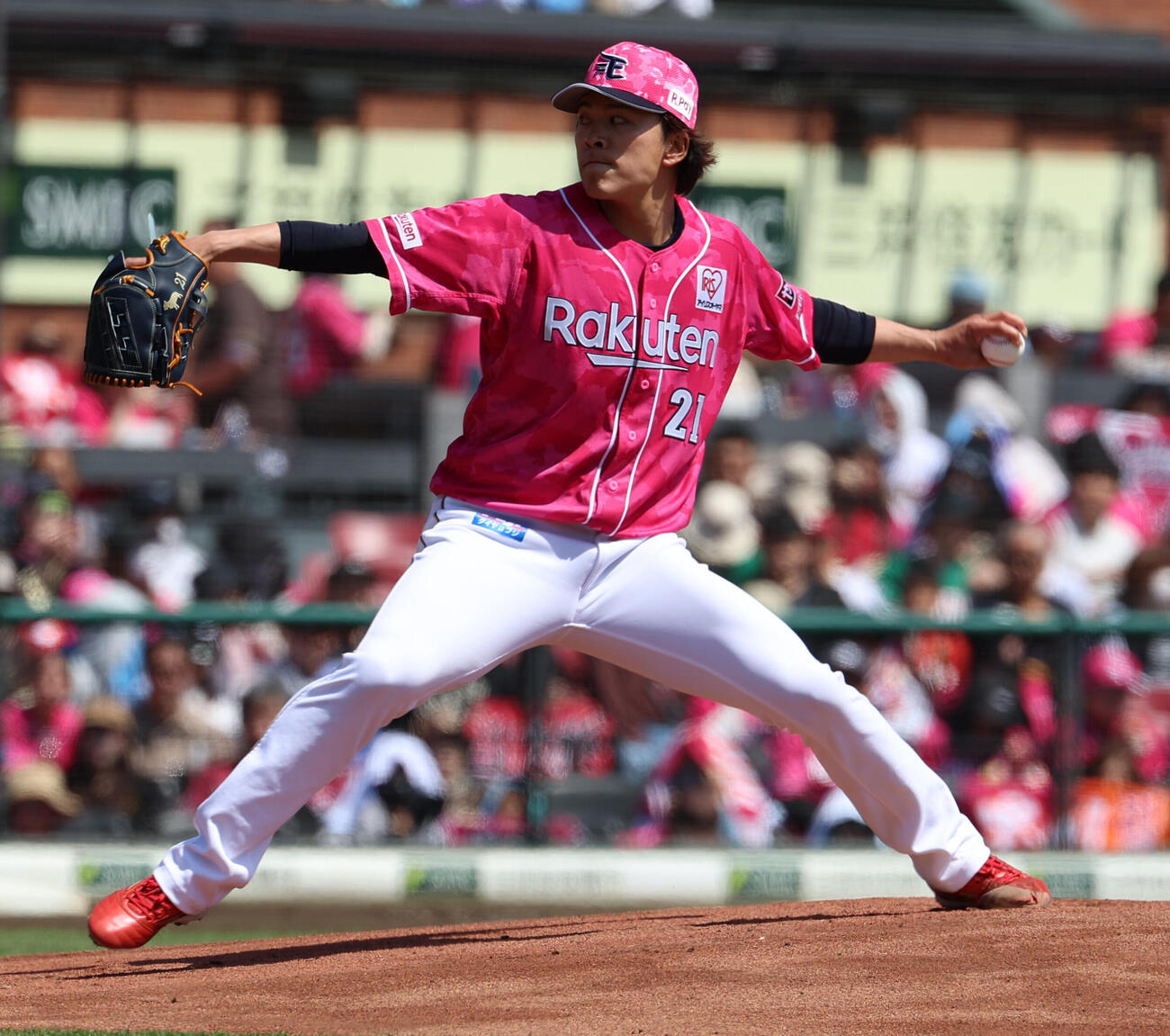 楽天対西武　力投する楽天先発早川隆久（撮影・水谷安孝）