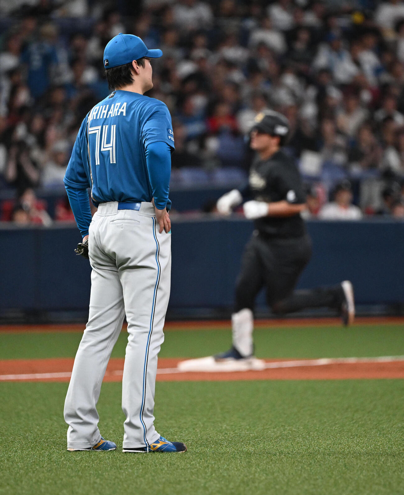 オリックス対日本ハム　3回裏オリックス1死一塁、シーモアに2点本塁打を浴びた有原航平（撮影・和賀正仁）