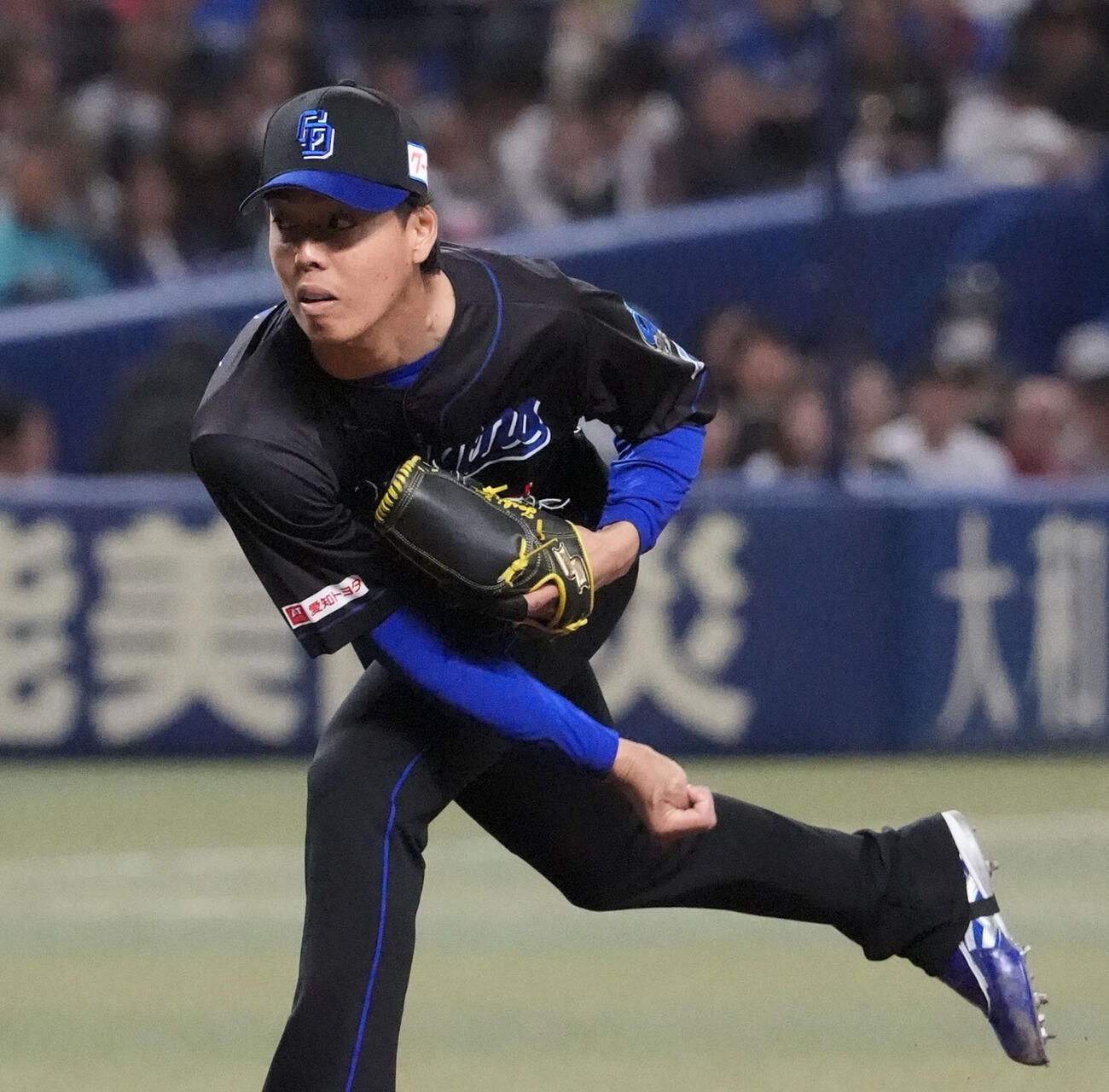 中日対ヤクルト　8回表、中日2番手で登板する杉浦稔大（撮影・森本幸一）