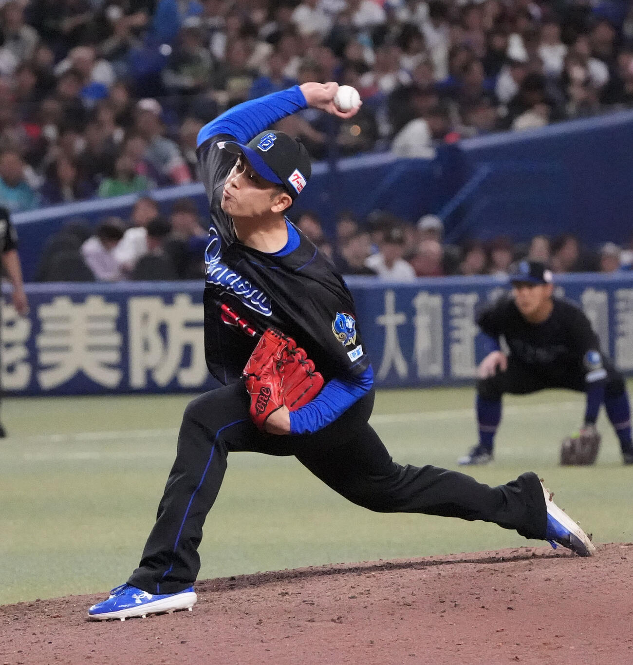 中日対ヤクルト　9回表、中日3番手で登板する松山晋也（撮影・森本幸一）
