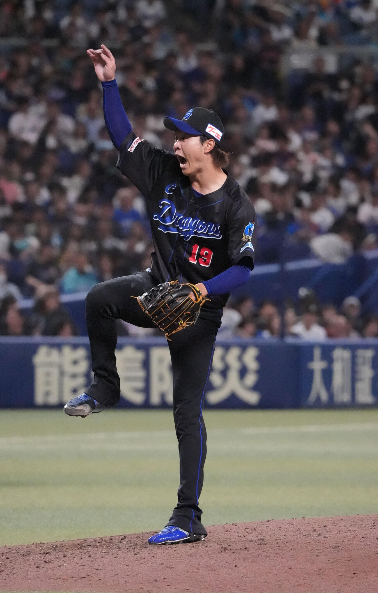 中日対ヤクルト　6回表、力投する中日先発の高橋宏斗（撮影・森本幸一）