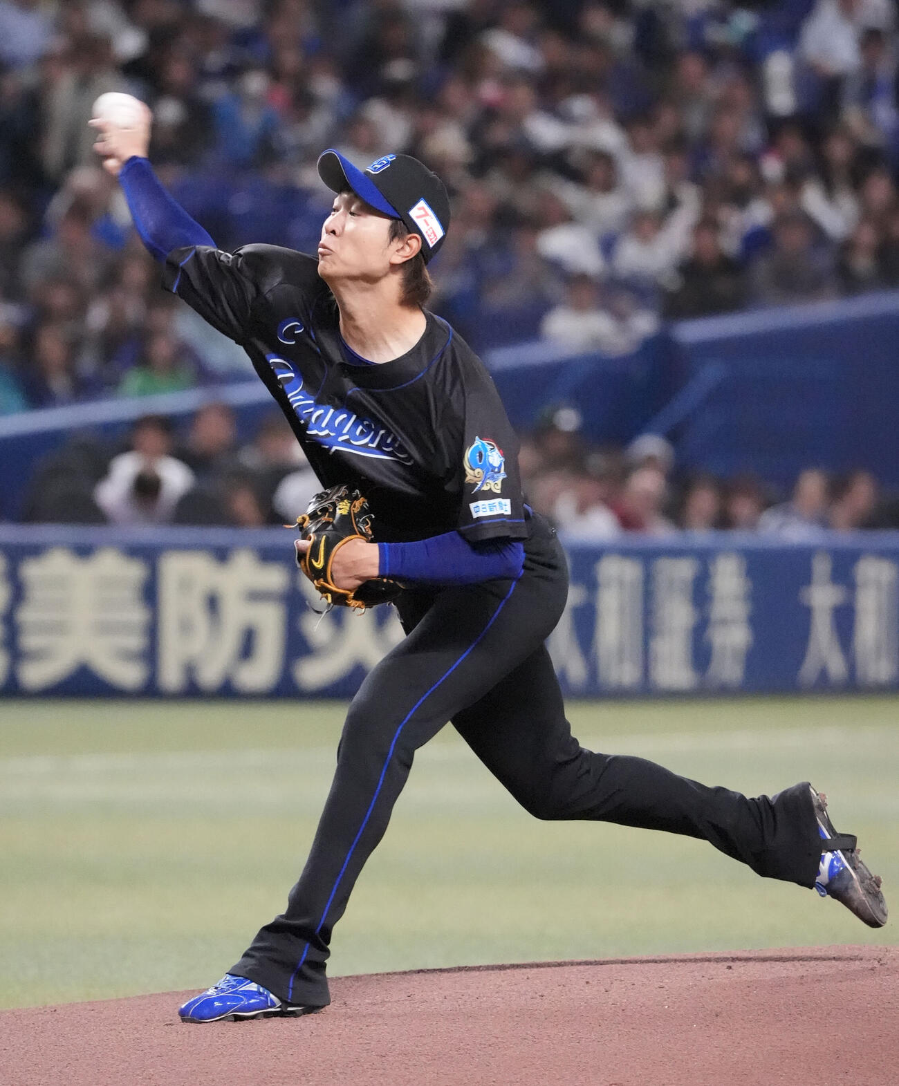 中日対ヤクルト　1回表、登板する中日先発の高橋宏斗（撮影・森本幸一）
