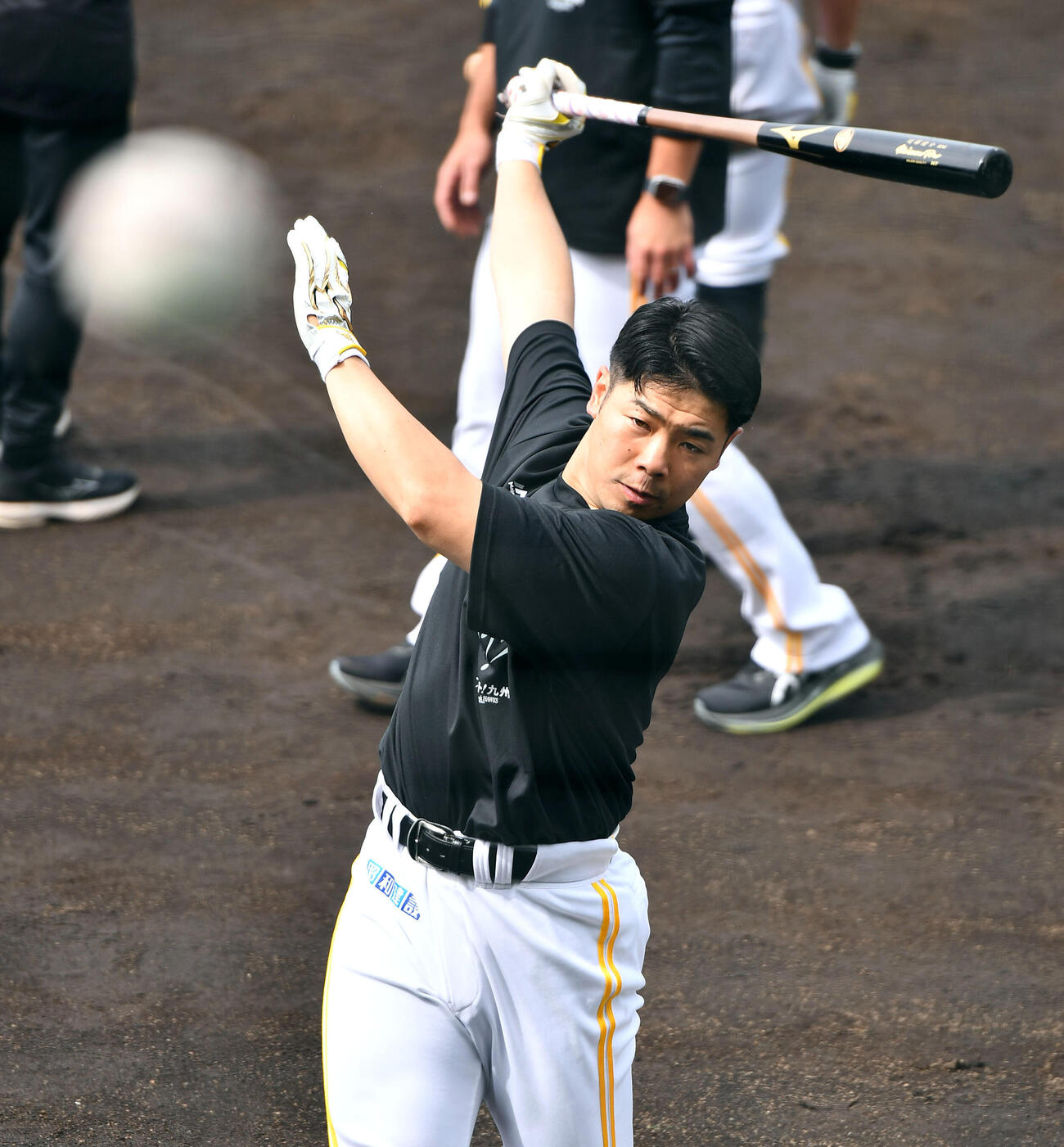 ソフトバンク対ロッテ　試合前、打撃練習を行うソフトバンク近藤健介（撮影・岩下翔太）