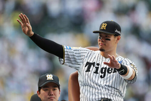 阪神佐藤輝明が打率３割８分２厘で１位、打点と２冠　パはオリックス西川龍馬／トップ５