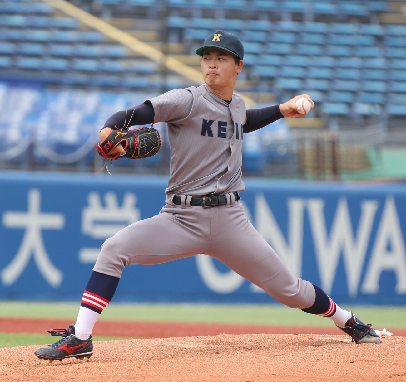 6大学野球　明大対慶大　先発した慶大・渡辺和大（撮影・柴田隆二）.