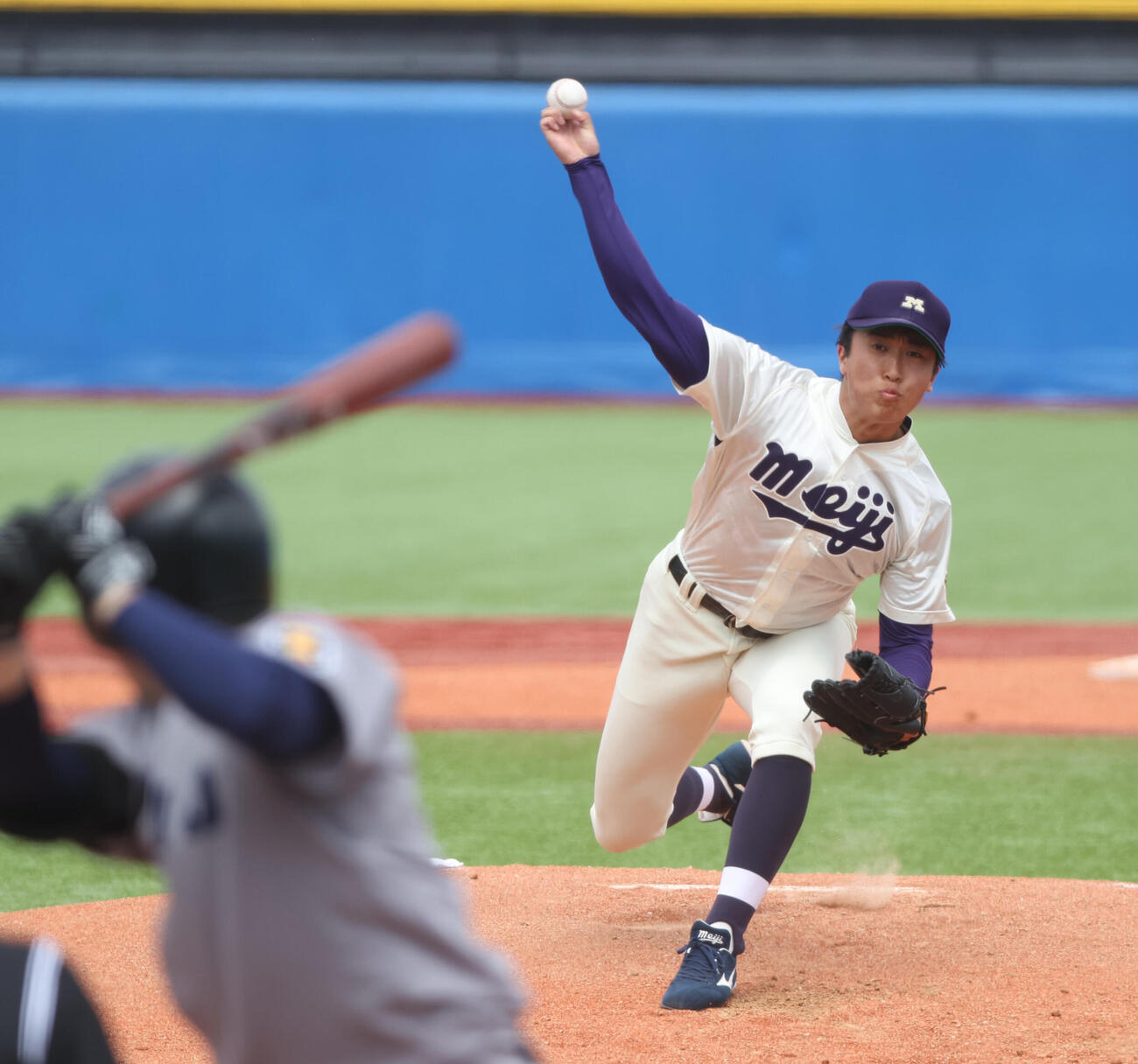 6大学野球　明大対慶大　先発した明大・湯田統真（撮影・柴田隆二）.