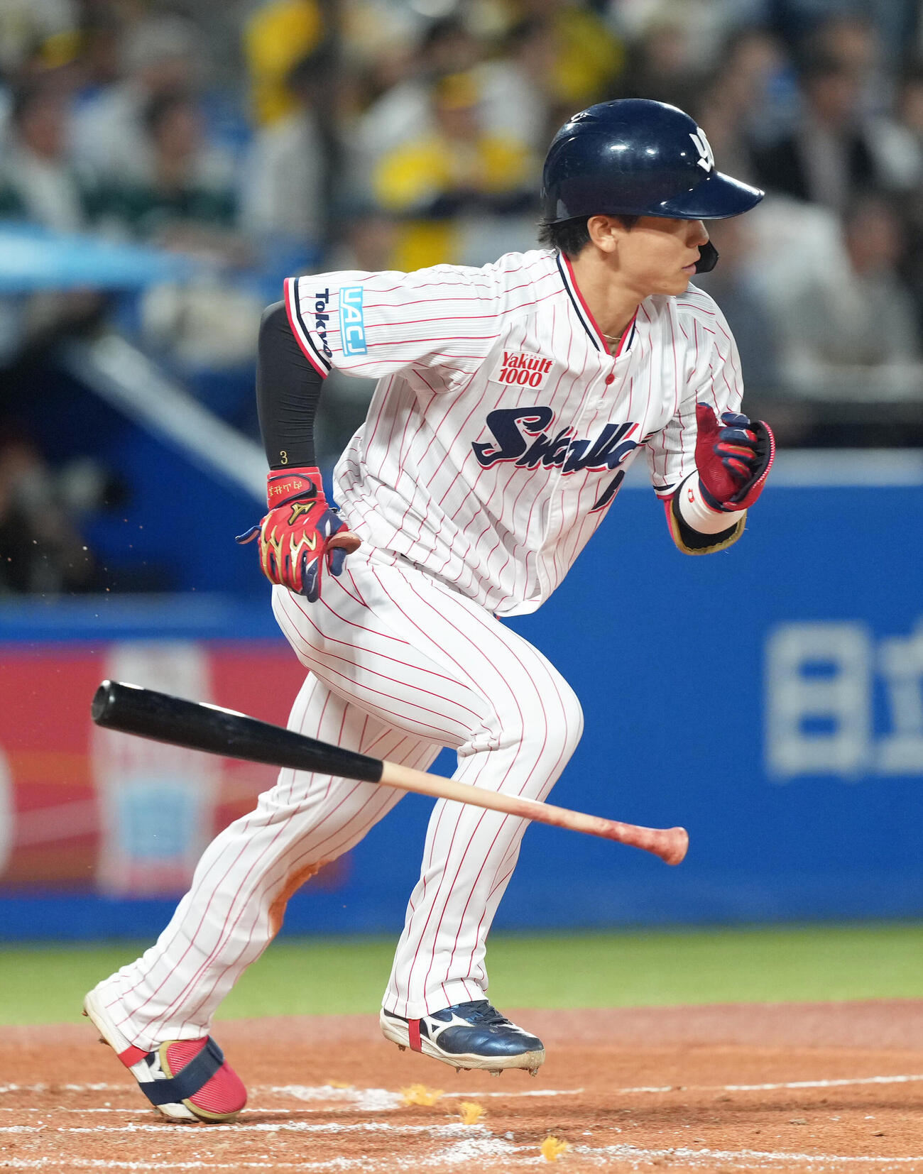 ヤクルト対阪神　2回裏ヤクルト1死二、三塁、内山壮真は中前適時打を放つ　（撮影・足立雅史）