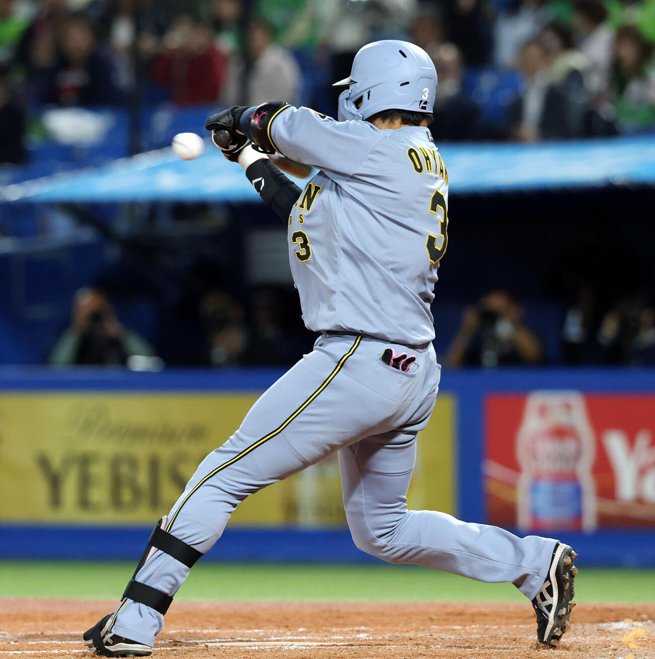 ヤクルト対阪神　4回表阪神1死一、二塁、大山悠輔は3点本塁打を放つ（撮影・浅見桂子）　