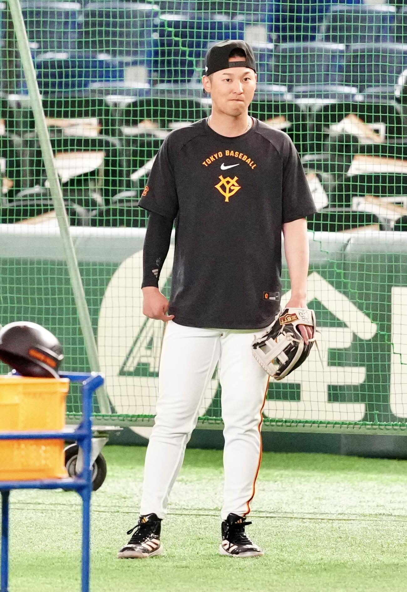 巨人対広島　試合前練習に臨む巨人吉川尚輝（撮影・江口和貴）