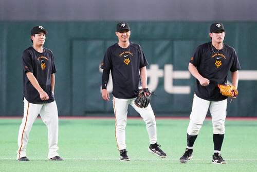 巨人】吉川尚輝が途中出場でプロ初サード 東京ドームからどよめきが