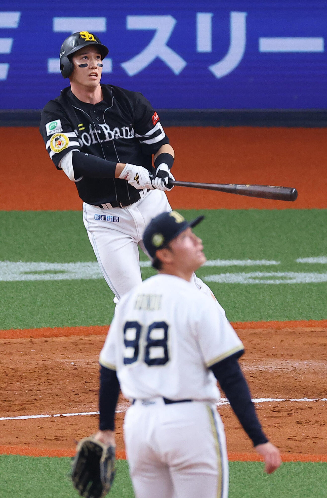 オリックス対ソフトバンク　9回表ソフトバンク1死一、二塁、栗原陵矢は3点本塁打を放つ（撮影・上田博志）