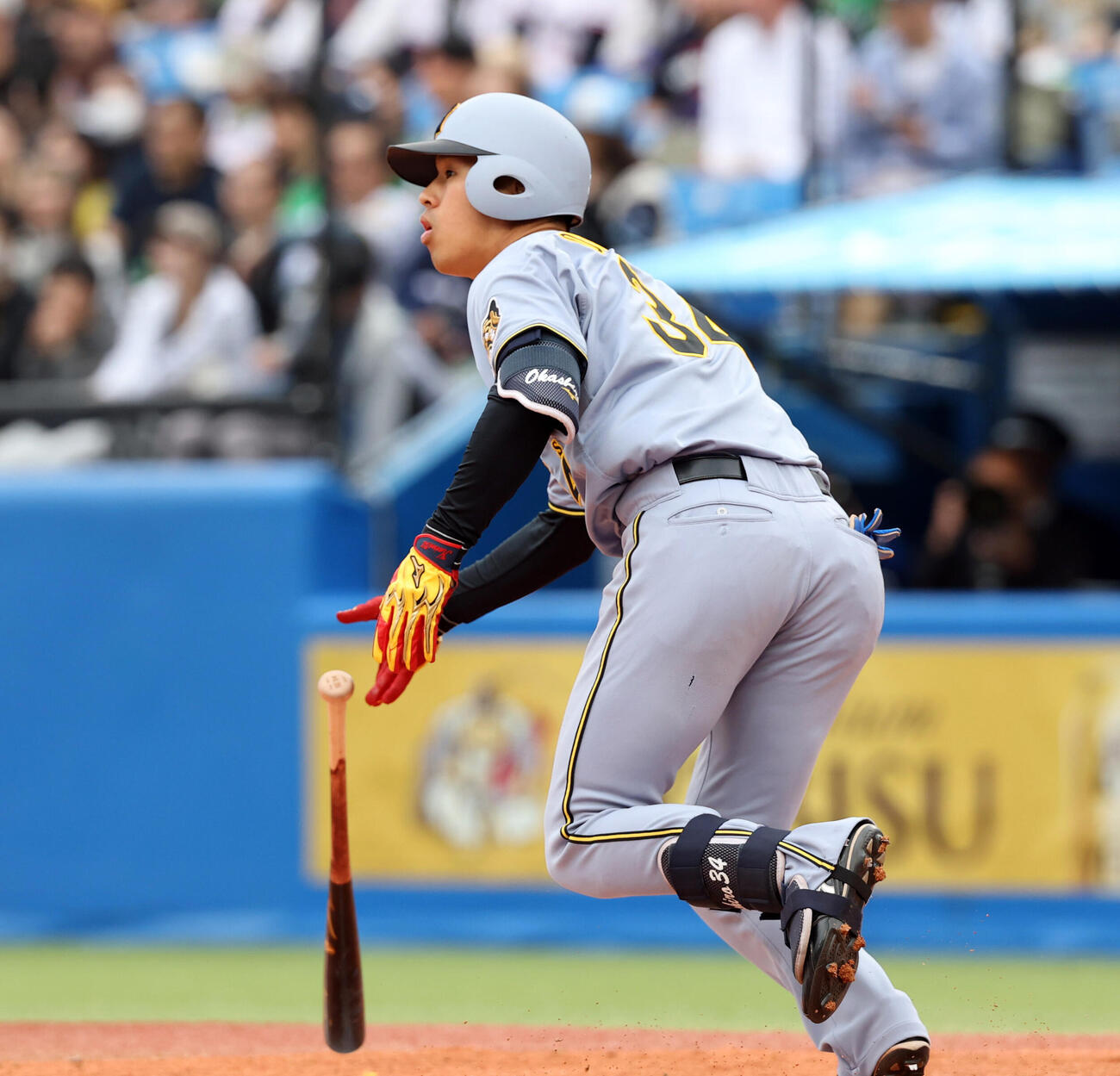 ヤクルト対阪神　3回表阪神2死一塁、岡城快生はプロ初安打とbなる先制適時二塁打を放つ（撮影・浅見桂子）