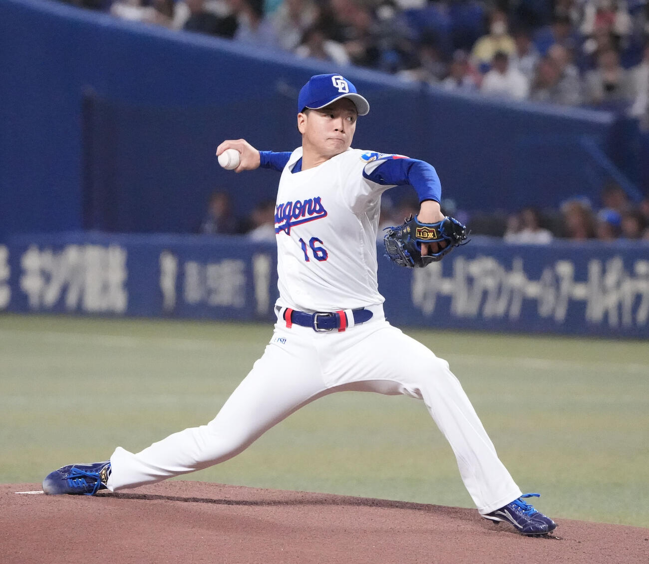 中日対DeNA 1回表、登板する中日先発の桜井頼之介（撮影・森本幸一）
