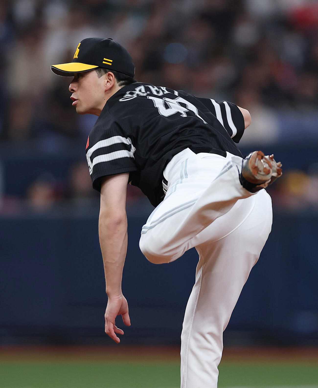 オリックス対ソフトバンク　力投するソフトバンク先発の大関友久（撮影・前田充）