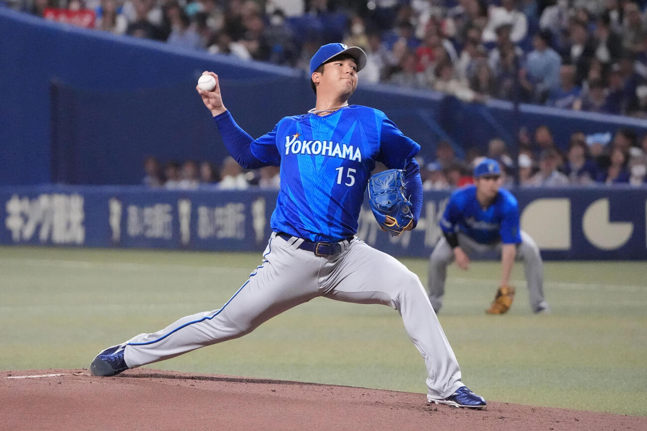 中日対DeNA 1回裏、登板するDeNA先発の島田舜也（撮影・森本幸一）