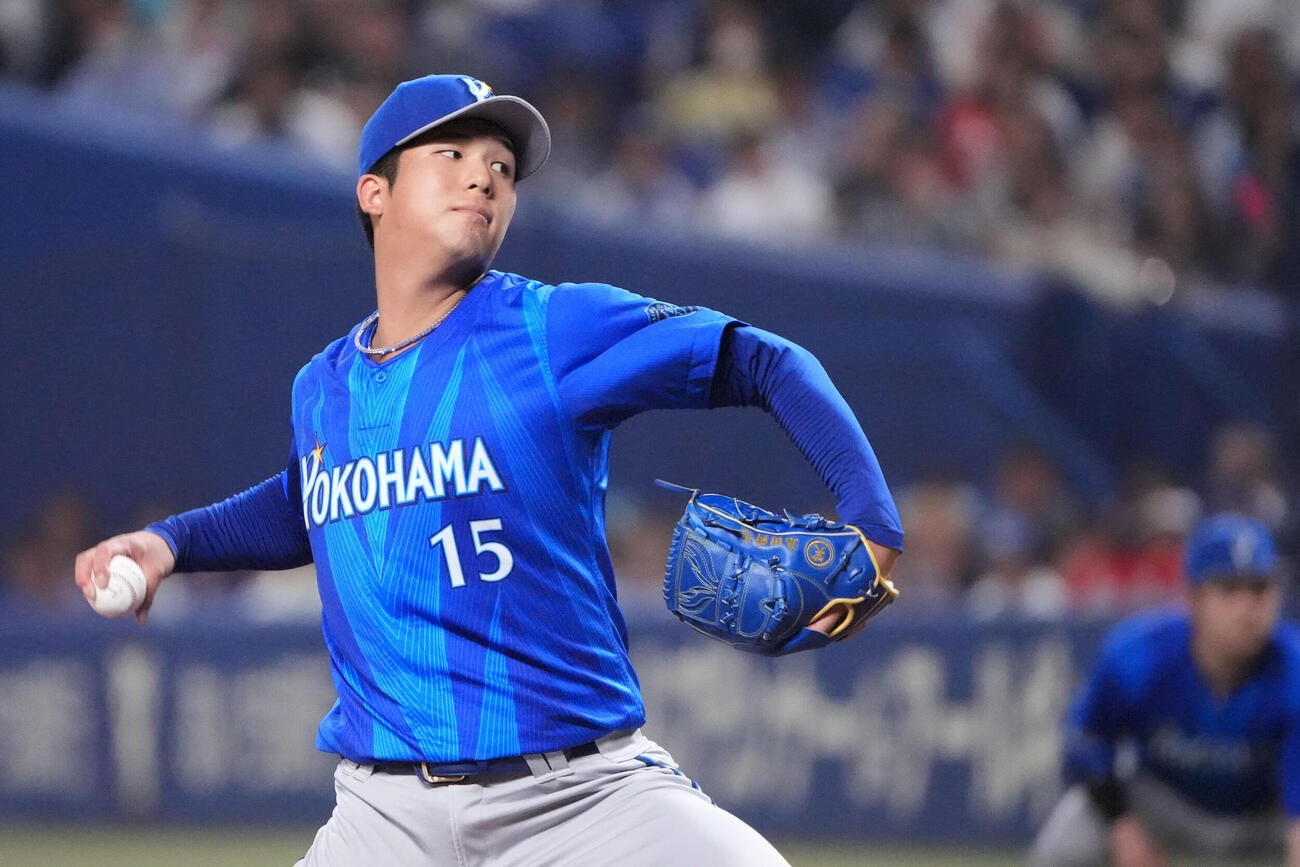 中日対DeNA 1回裏、登板するDeNA先発の島田舜也（撮影・森本幸一）