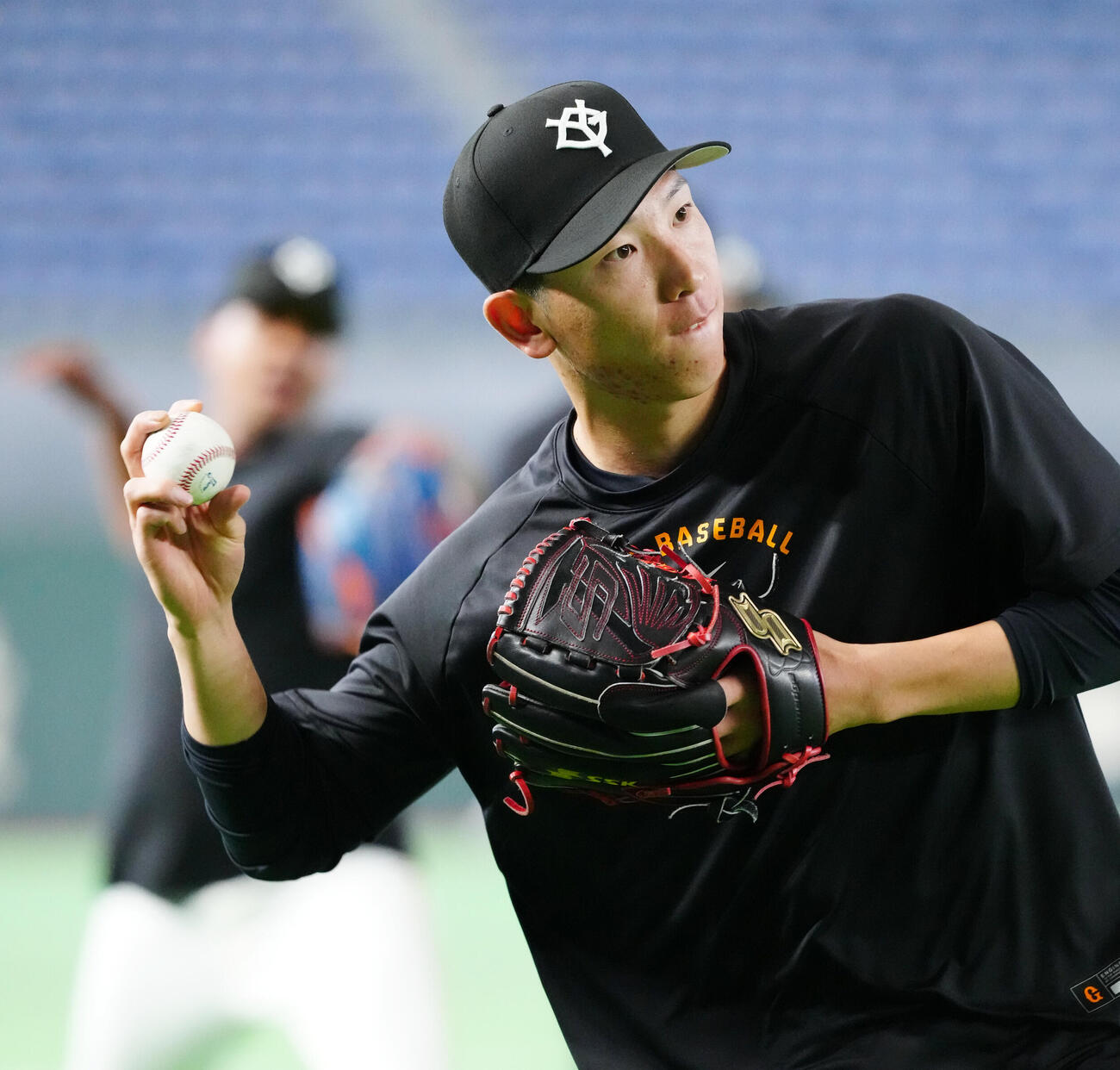 巨人対広島　試合前練習を行う巨人戸郷翔征（撮影・江口和貴）