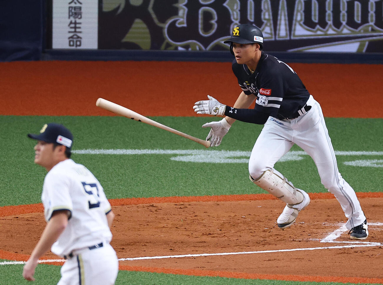 オリックス対ソフトバンク　7回表ソフトバンク1死一塁、笹川吉康は勝ち越し適時二塁打を放つ（撮影・上田博志）