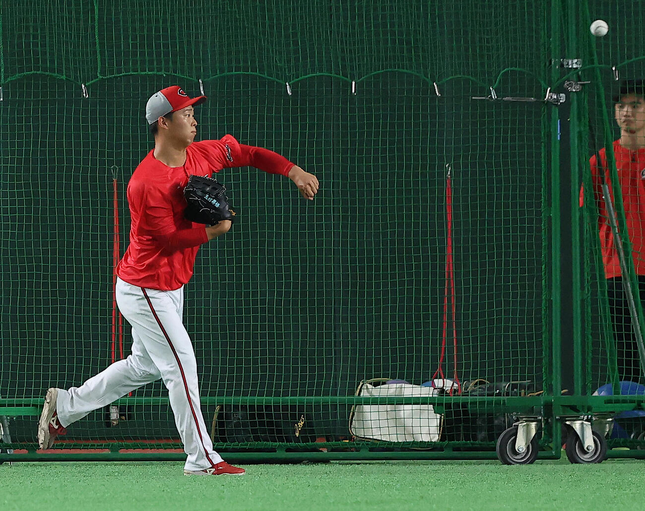 巨人対広島　試合前、キャッチボールする玉村昇悟（撮影・河田真司）