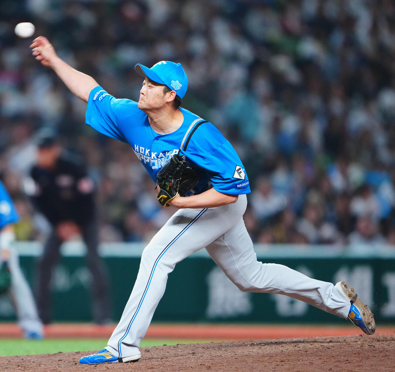 西武対日本ハム　8回裏、日本ハム2番手で登板し力投する斎藤友貴哉（撮影・垰建太）