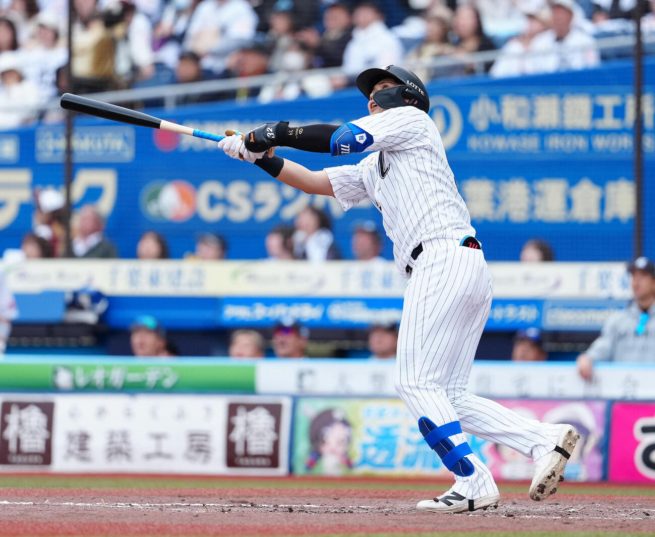 ロッテ対楽天　4回裏ロッテ1死、ソロ本塁打を放つ井上広大（撮影・鈴木みどり）