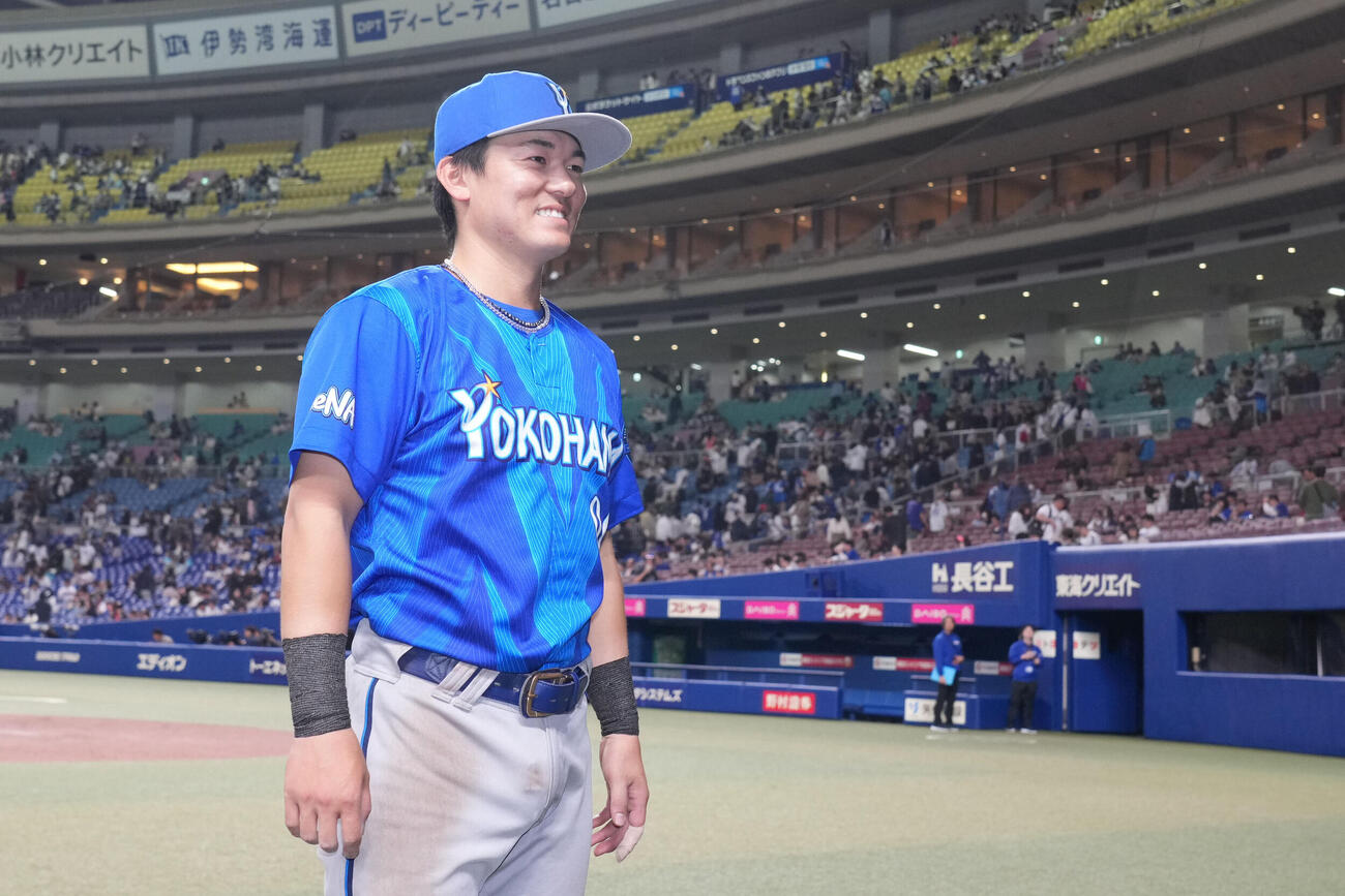 中日対DeNA　ヒーローインタビューを終え笑顔を見せる林琢真（撮影・森本幸一）