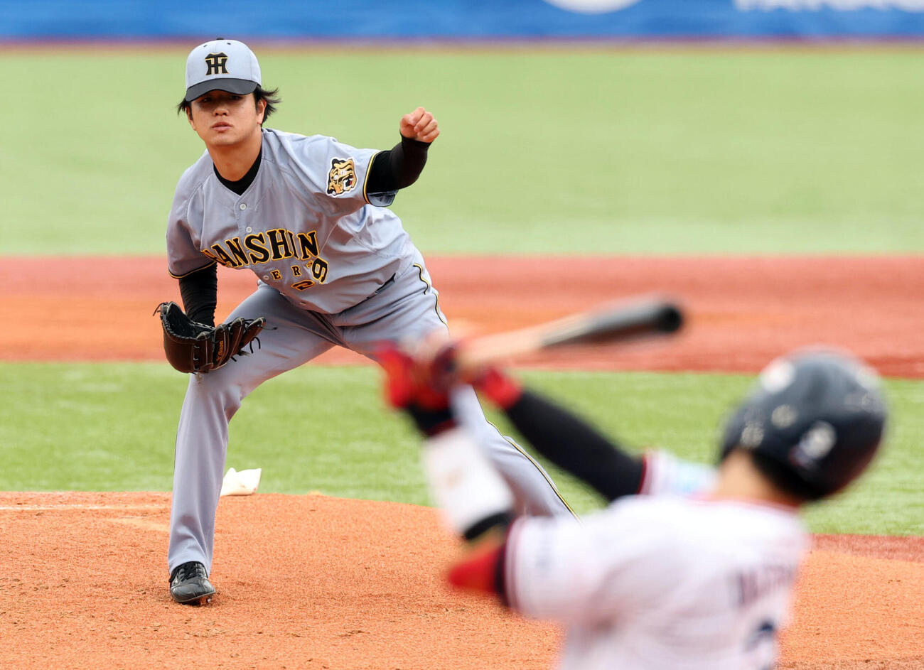 ヤクルト対阪神　1回裏ヤクルト2死、内山壮真を空振り三振に仕留める高橋遥人（撮影・浅見桂子）