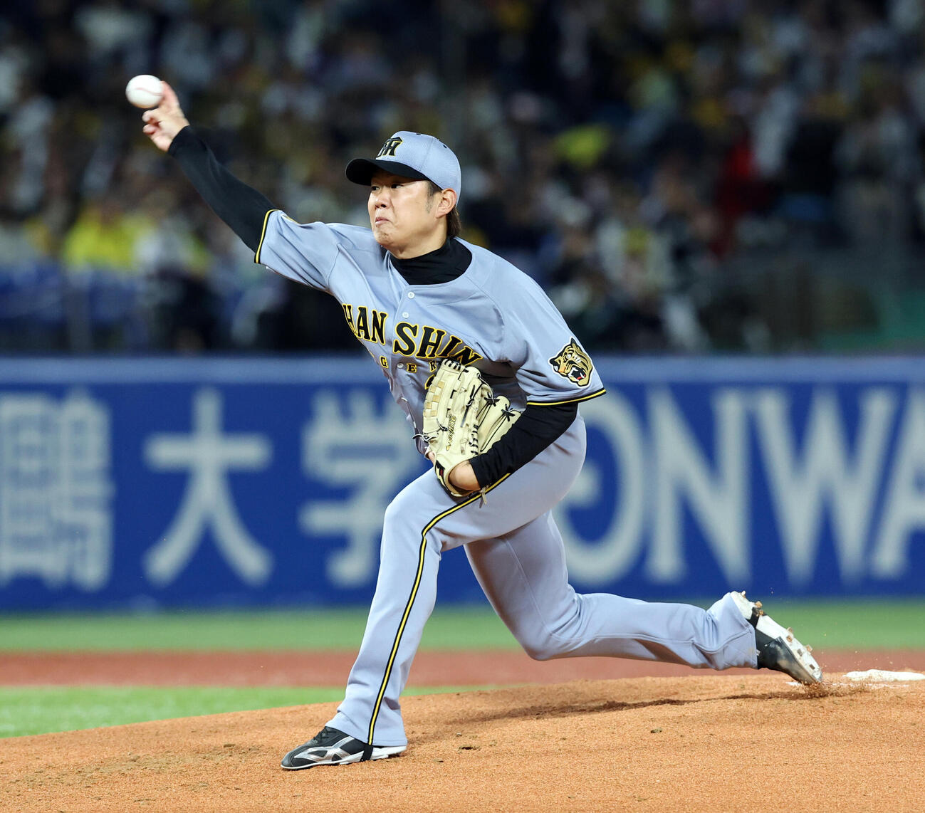 ヤクルト対阪神　力投する阪神先発の西勇輝（撮影・浅見桂子）
