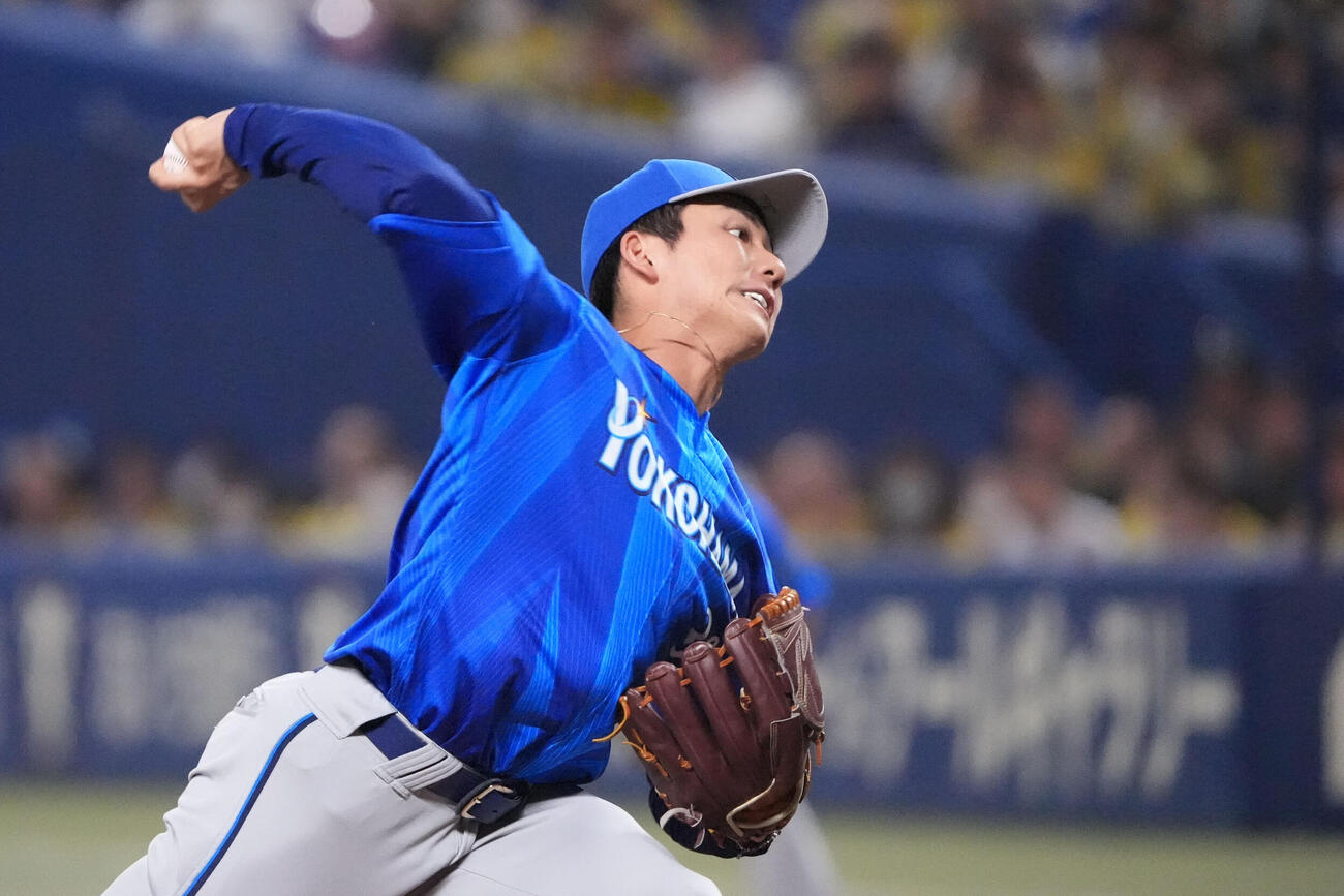 中日対DeNA 1回裏、登板するDeNA先発の篠木健太郎（撮影・森本幸一）