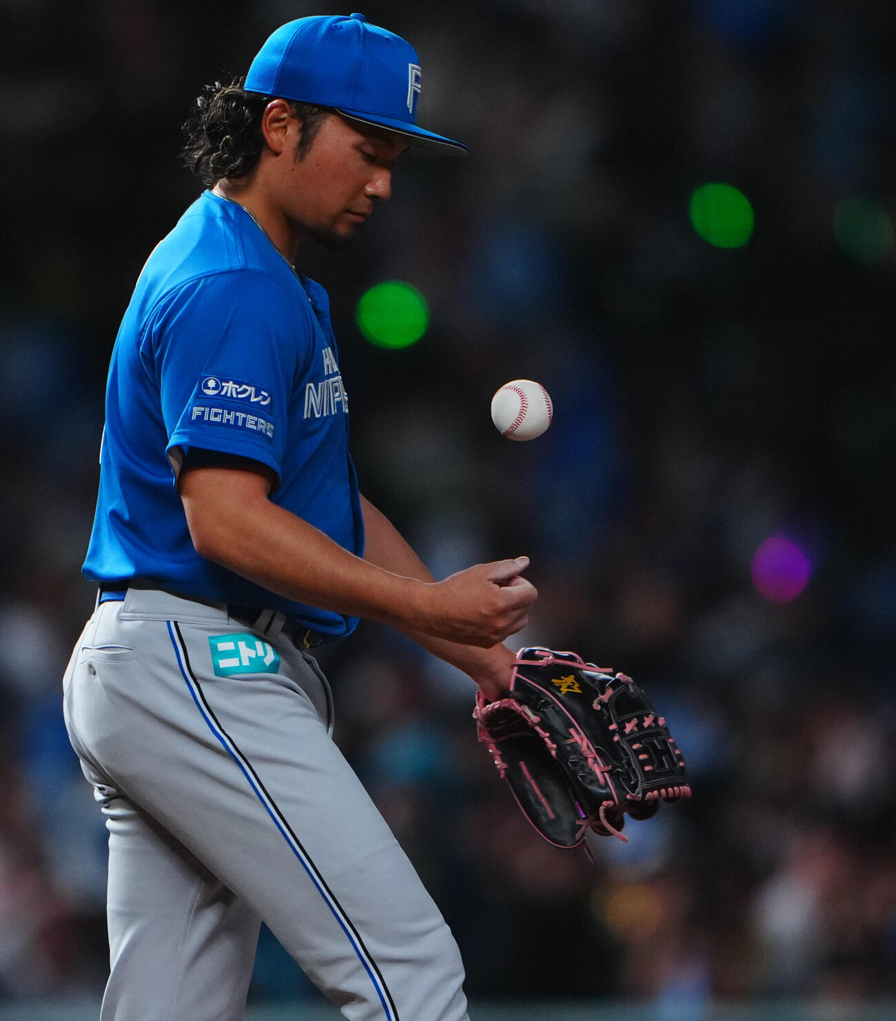 西武対日本ハム　6回裏西武無死、長谷川信哉にソロ本塁打を浴びる伊藤大海（撮影・垰建太）