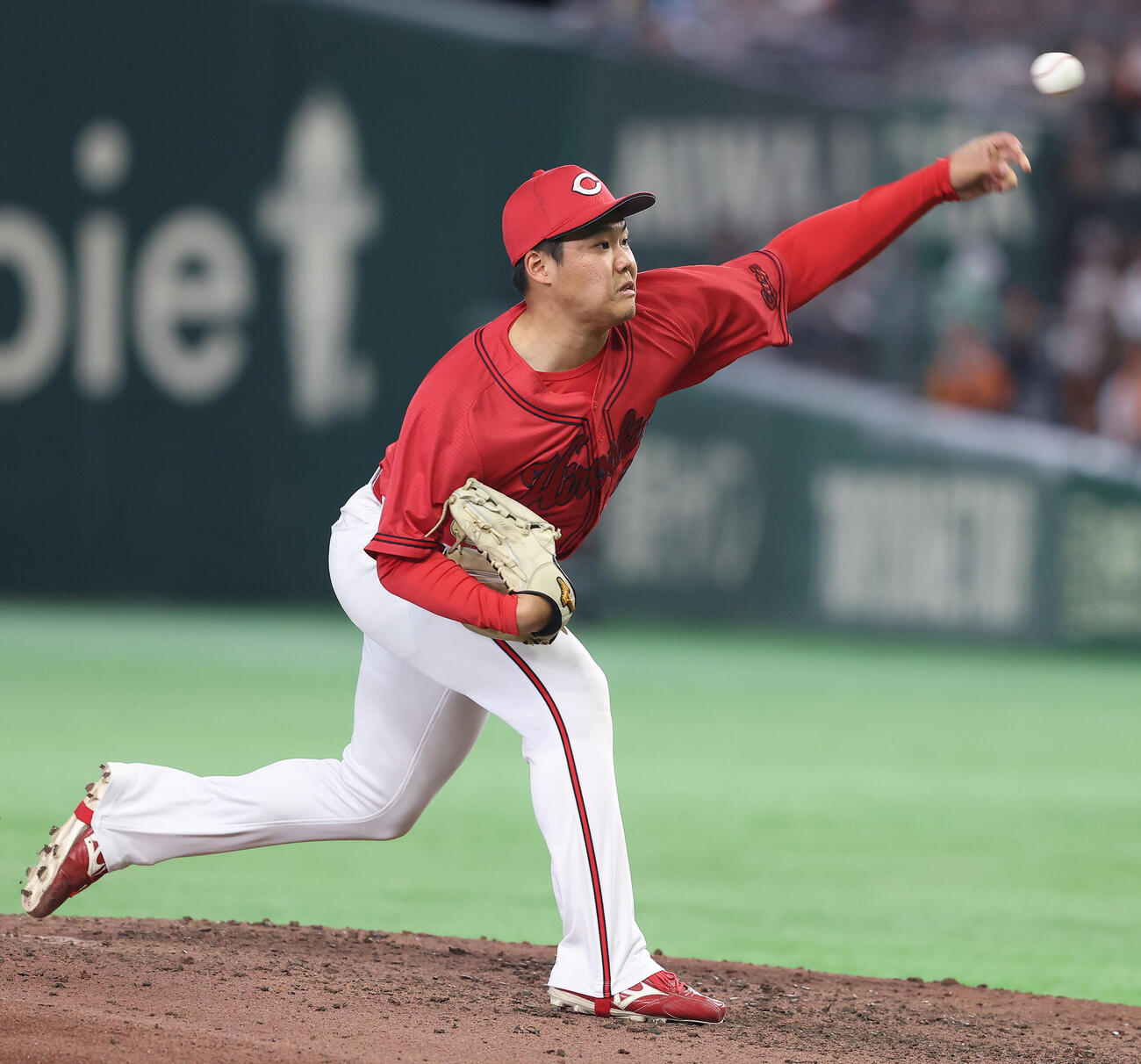 巨人対広島　6回裏、広島2番手で登板する高太一（撮影・河田真司）