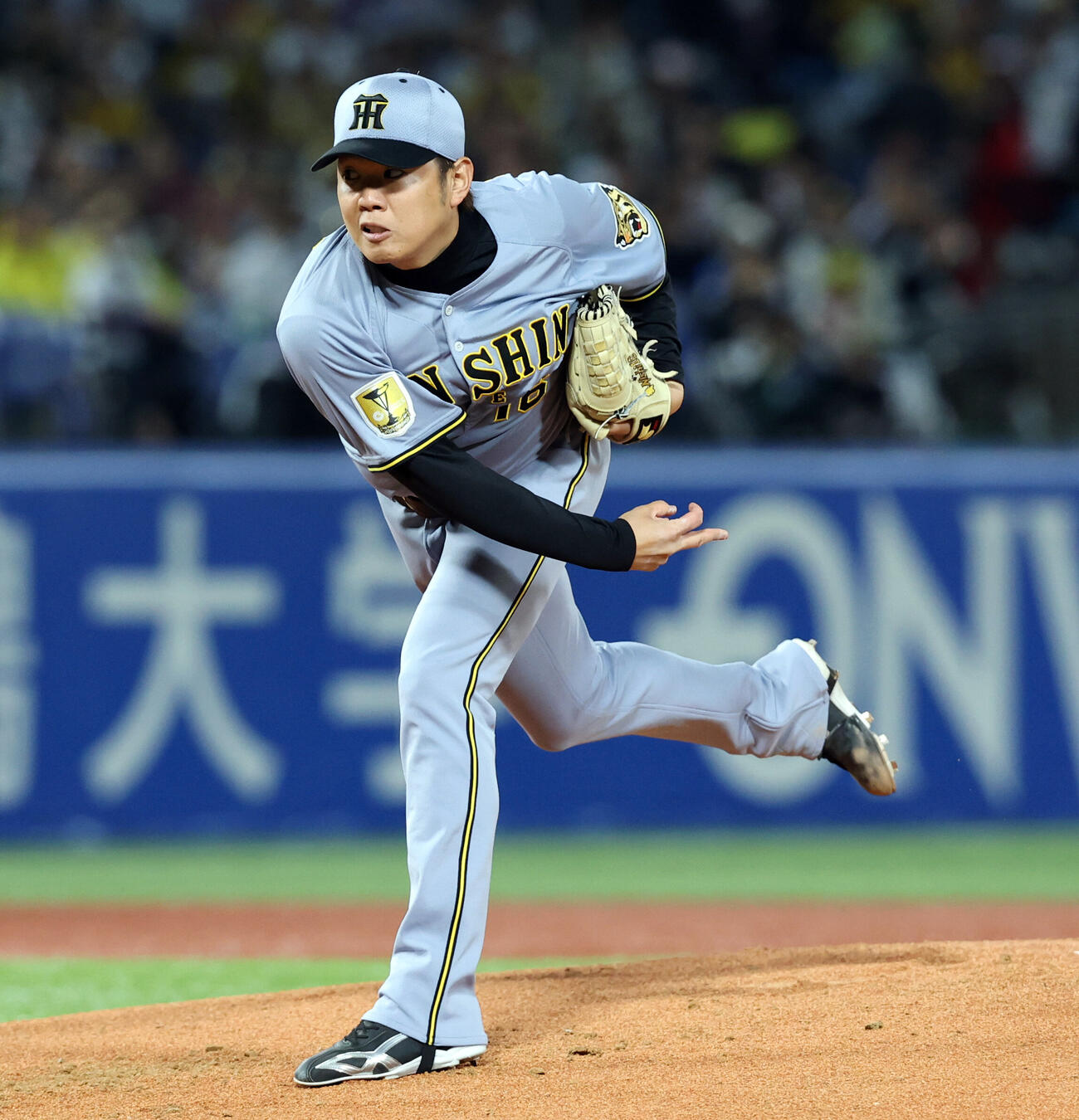 ヤクルト対阪神　力投する阪神先発の西勇輝（撮影・浅見桂子）